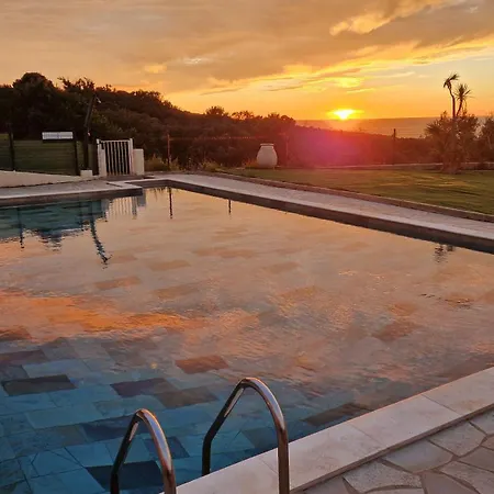 Ellada 2 Piscine Vue Apartment *