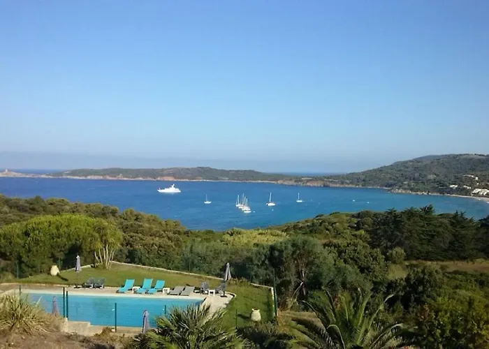 Ellada 2 Piscine Vue